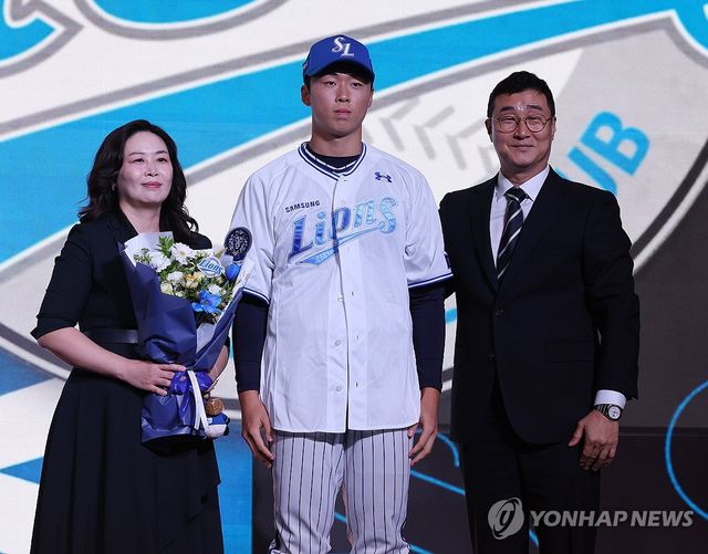 1라운드 9순위 서울고 이호범