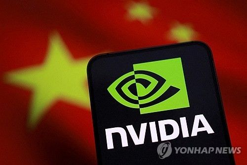 중국 오성홍기를 배경으로 한 엔비디아 로고