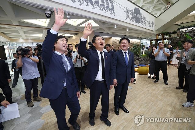 제주도청 찾은 정청래 대표 일행