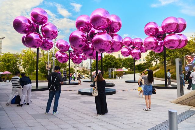 DDP 디자인&아트 야외전시 관람 모습