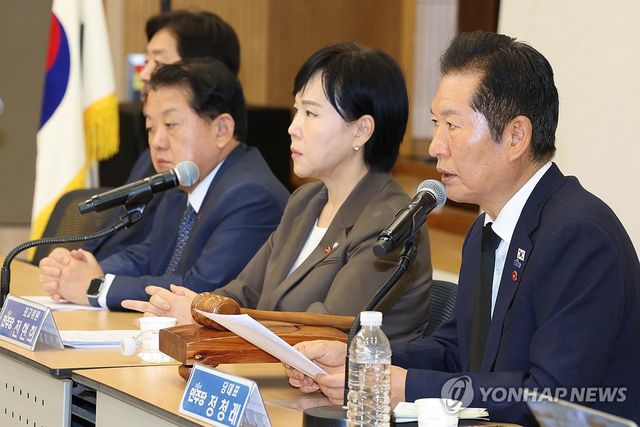 발언하는 정청래 대표