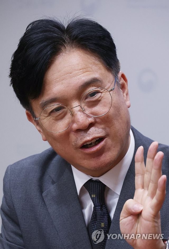 김영훈 고용노동부 장관 인터뷰