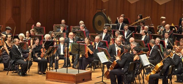 공연 준비 중인 라 스칼라 필하모닉 단원들