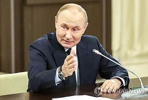 하원 정당 대표단과 회의하는 푸틴 러시아 대통령