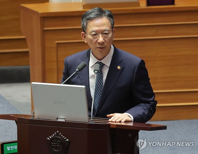 대정부 질문 참석한 정성호 법무부 장관