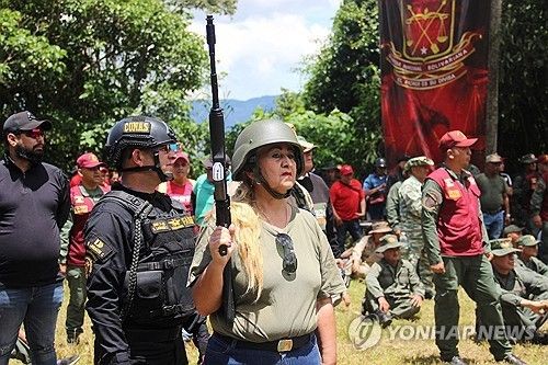 훈련에 참가한 베네수엘라 민병대 