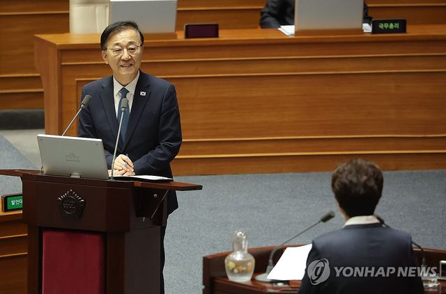 국회 대정부질문 참석한 김윤덕 국토부 장관