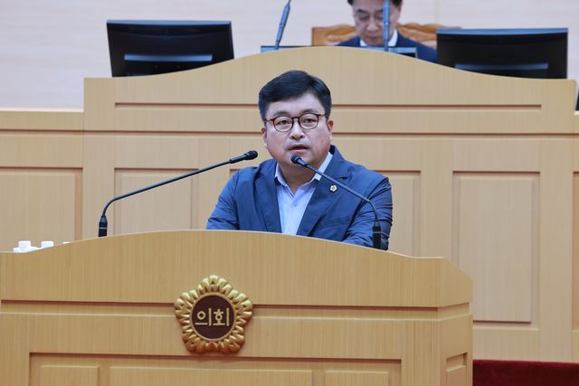 도정질문하는 모정환 도의원