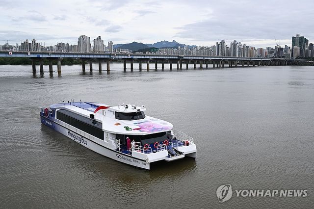 물살 가르는 한강버스