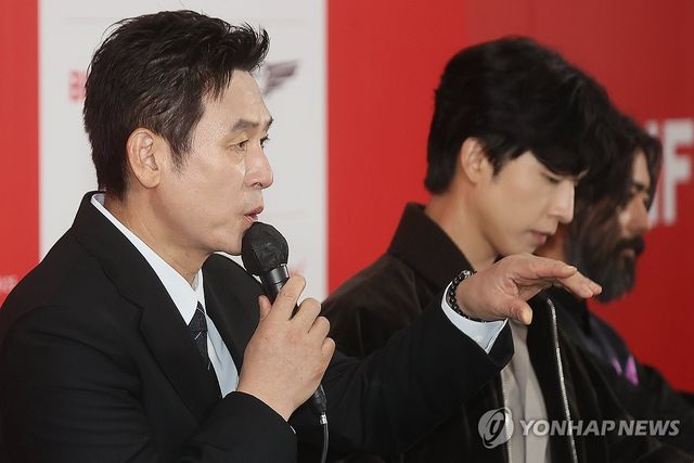 인사말 하는 설경구