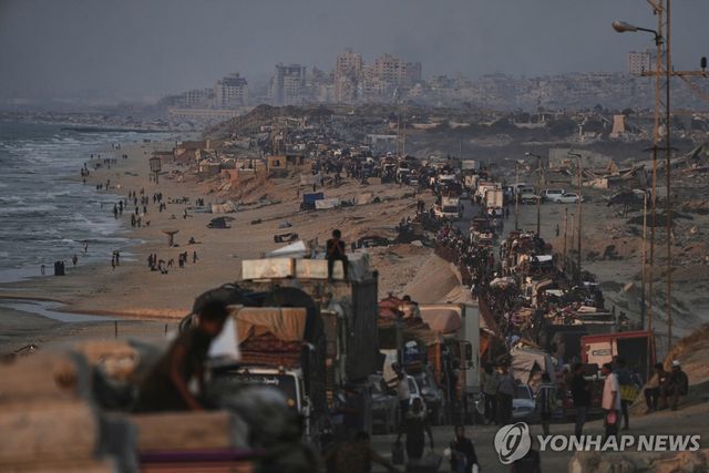 해안도로 가득 메운 피란 행렬