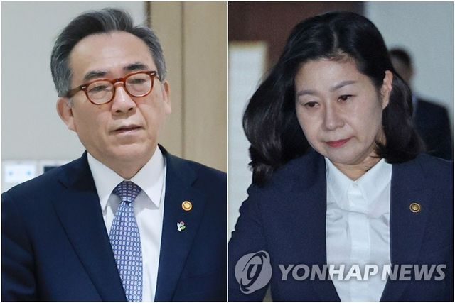 조태열 전 외교부 장관(왼쪽)과 이노공 전 법무부 차관