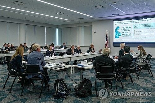 미 CDC 예방접종자문위원회 회의 모습 