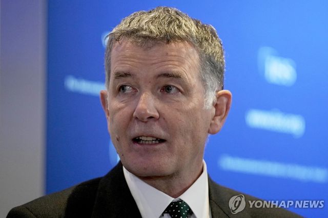 리처드 무어 영국 MI6 국장