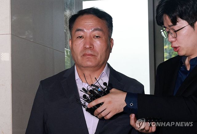 특검 출석하는 김계환 전 해병대사령관