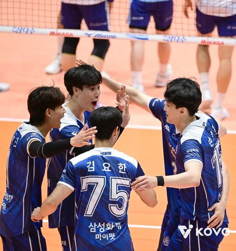 득점 후 기뻐하는 삼성화재 선수들