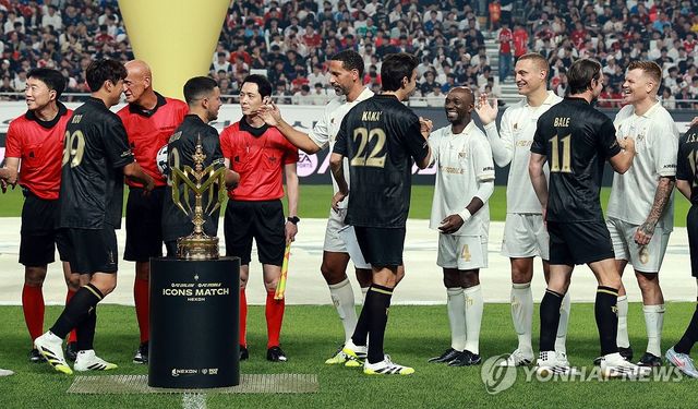 한자리에 모인 축구 레전드