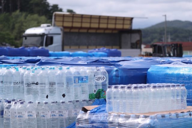 전국 각지에서 모인 생수