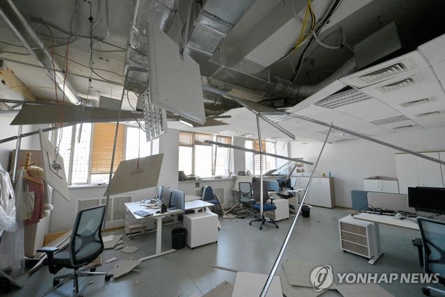 러시아의 공격으로 파괴된 키이우 유럽연합 대표부 건물