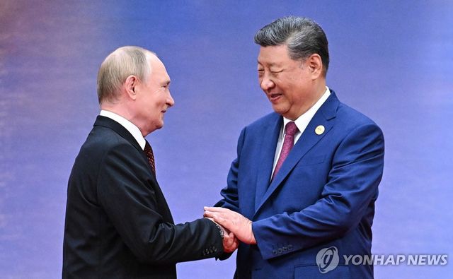 중국 톈진서 열린 상하이협력기구(SCO) 정상회의에서 만난 중국과 러시아 정상