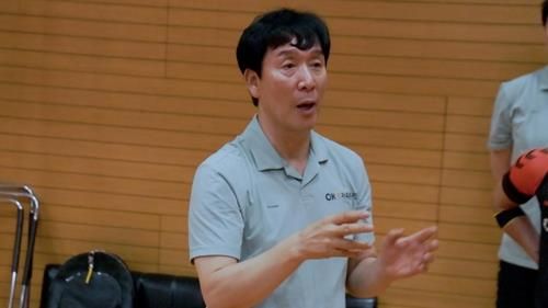 신영철 OK저축은행 감독