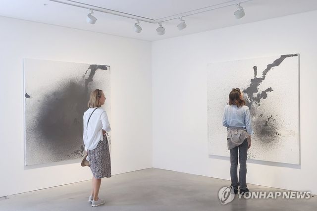 갈라 포라스-김의 드로잉 작품들