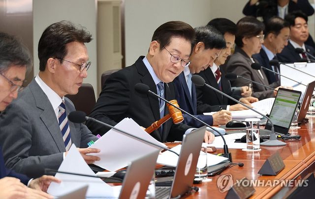 이재명 대통령 국무회의 개회 선언