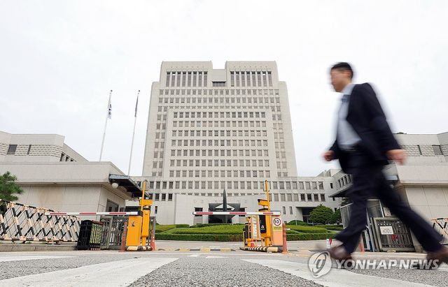 "대법원장 사퇴" 민주당 사법부 압박, 법원은 '침묵'