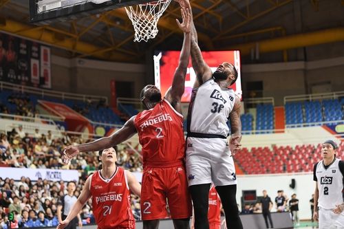 현대모비스 레이션 해먼즈, KCC 숀 롱의 경합