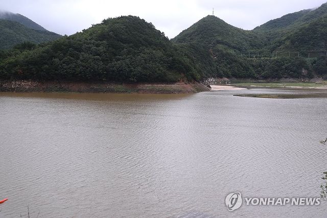 물이 차오른 오봉저수지