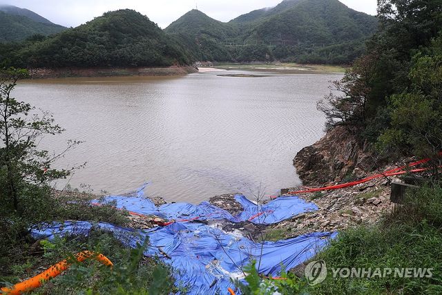 물이 차오른 오봉저수지