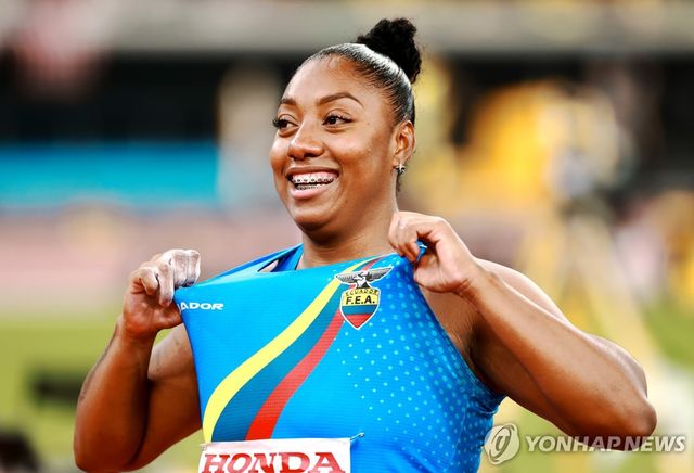 앙굴로, 여자 창던지기 우승