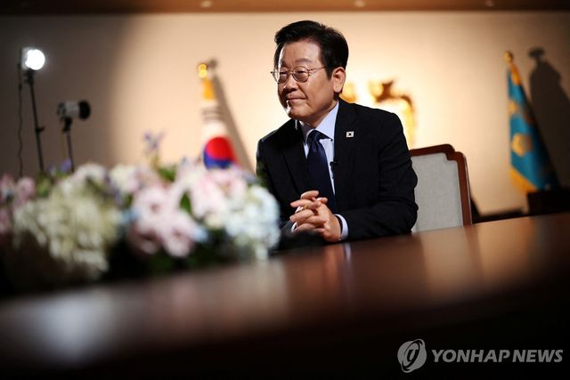 로이터와 인터뷰하는 이재명 대통령