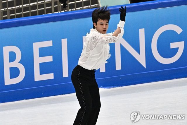 올림픽 출전권을 향해…프리스케이팅 연기 펼치는 김현겸