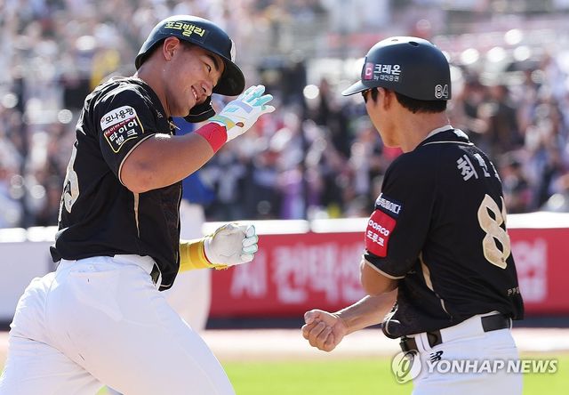 안현민 '홈런이야'