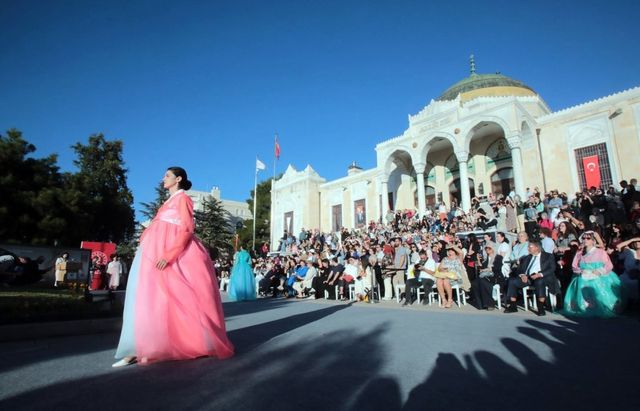 튀르키예에 선보인 한복