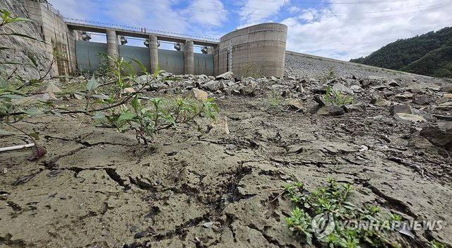 강릉의 갈 길 먼 해갈 (지난 14일 오봉저수지)