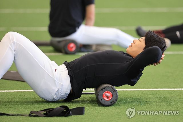 근육 푸는 송성문