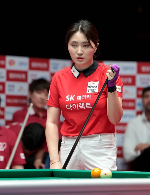 김가영을 제압하고 팀리그 3R 우승을 확정한 강지은