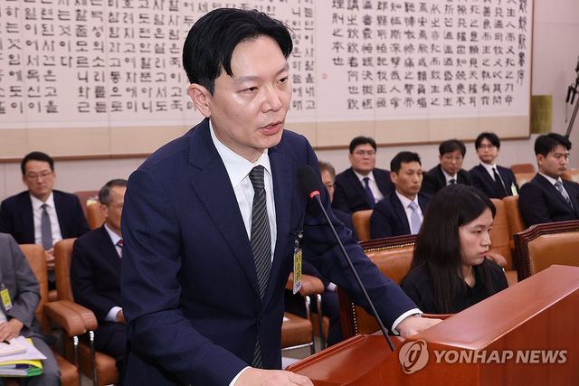 '연어 술파티' 의혹 부인하는 박상용 검사