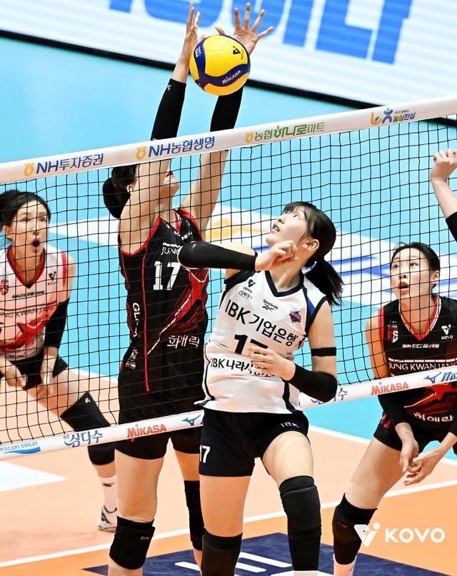 IBK기업은행 세터로 나선 최연진(17번)