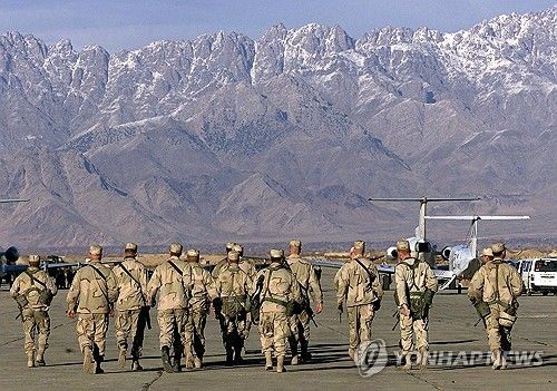 2002년 당시 아프간 바그람 공군기지 활주로