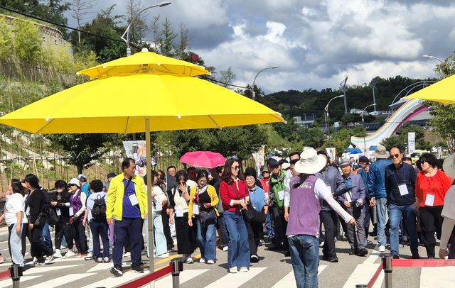 관람객 북적거리는 국악엑스포 
