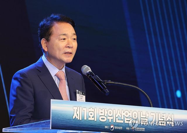 축사하는 성일종 국회 국방위원장