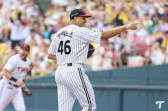 기뻐하는 LG 치리노스