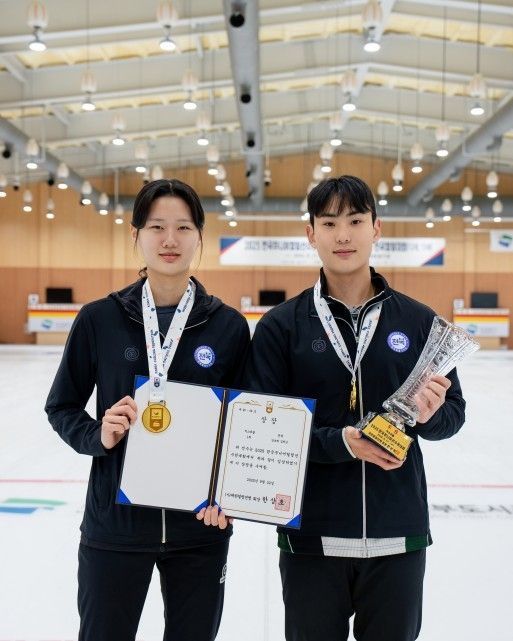 강보배(왼쪽)와 김학준