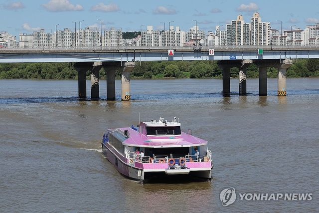 한강버스 하루만에 운항 재개…팔당댐 방류량 줄어 안전 확보