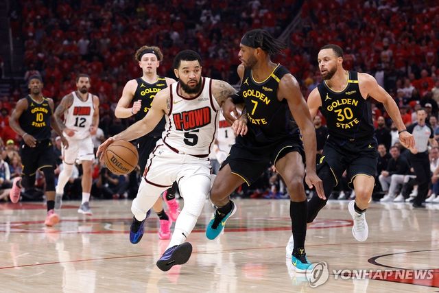 드리블하는 밴플리트