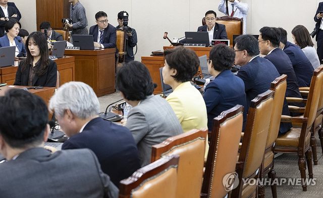 탄소중립ㆍ녹색성장, 온실가스 배출권의 할당 법안 국회 기후특위 통과