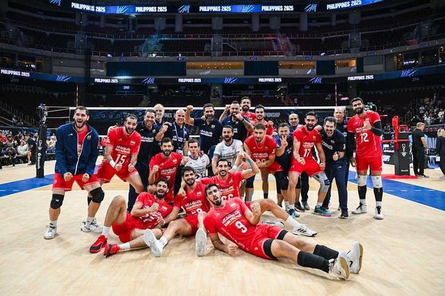 세계선수권 16강 승리 후 기뻐하는 이란 배구대표팀 선수들